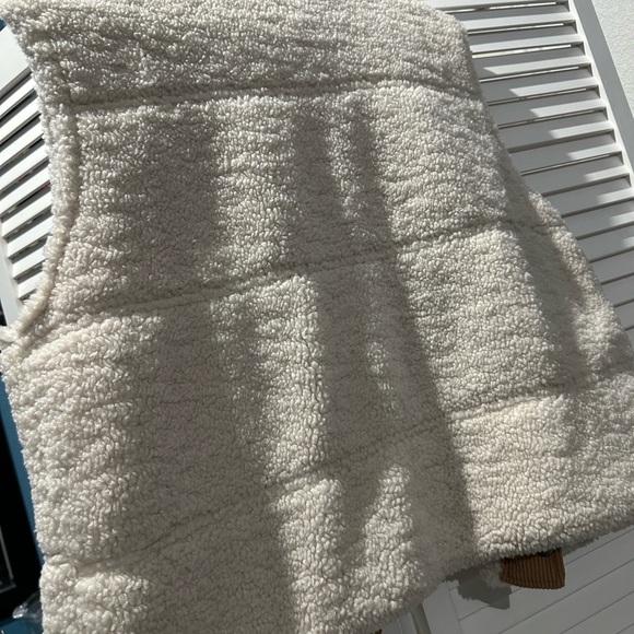 Thread & Supply Cream Sherpa Vest - Picture 5 of 5